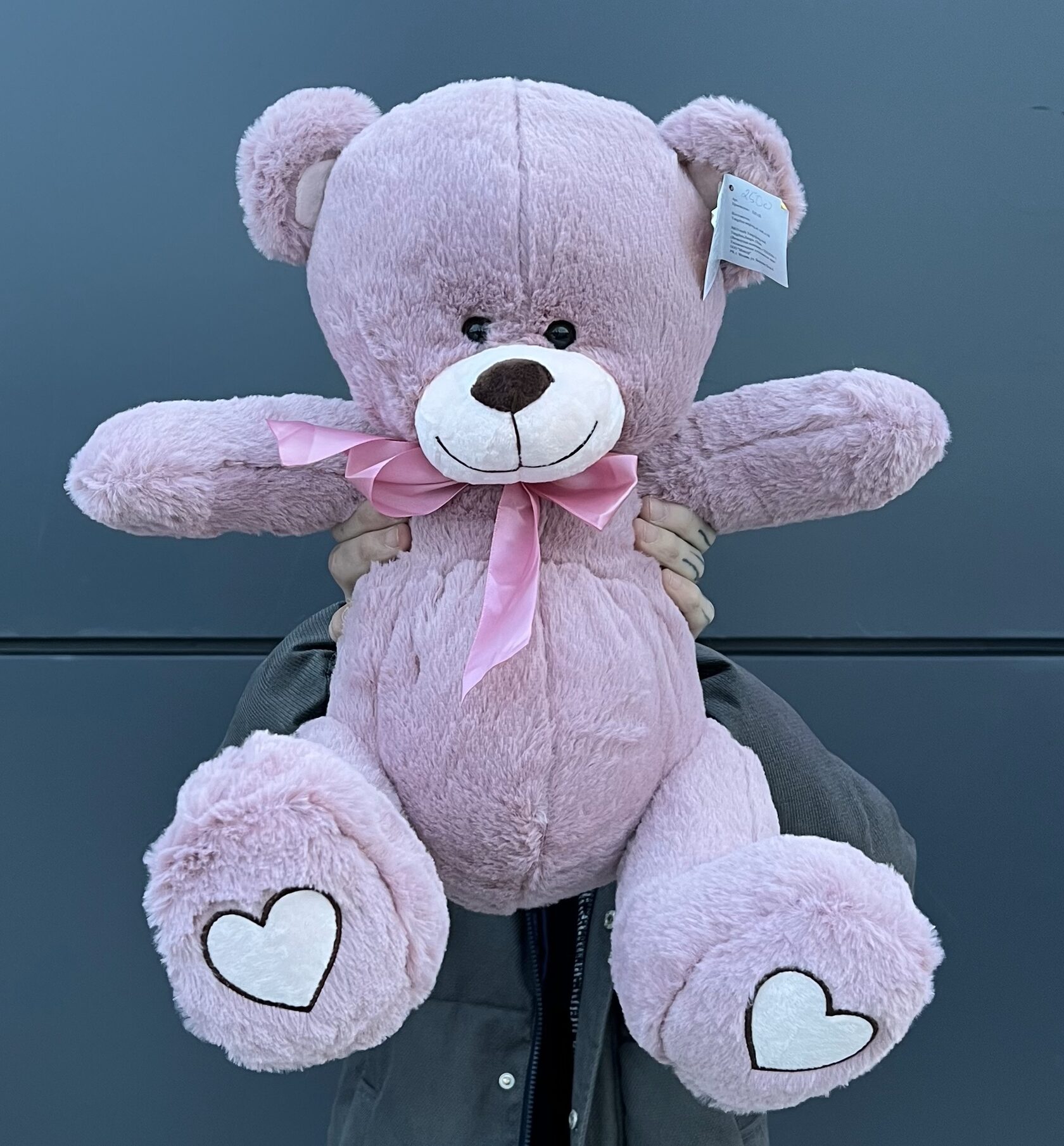 Мягкая игрушка сиреневый медведь с лентой, с сердечками на лапах №8