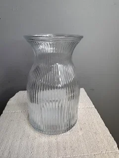 Ваза стеклянная рельефная прозрачная