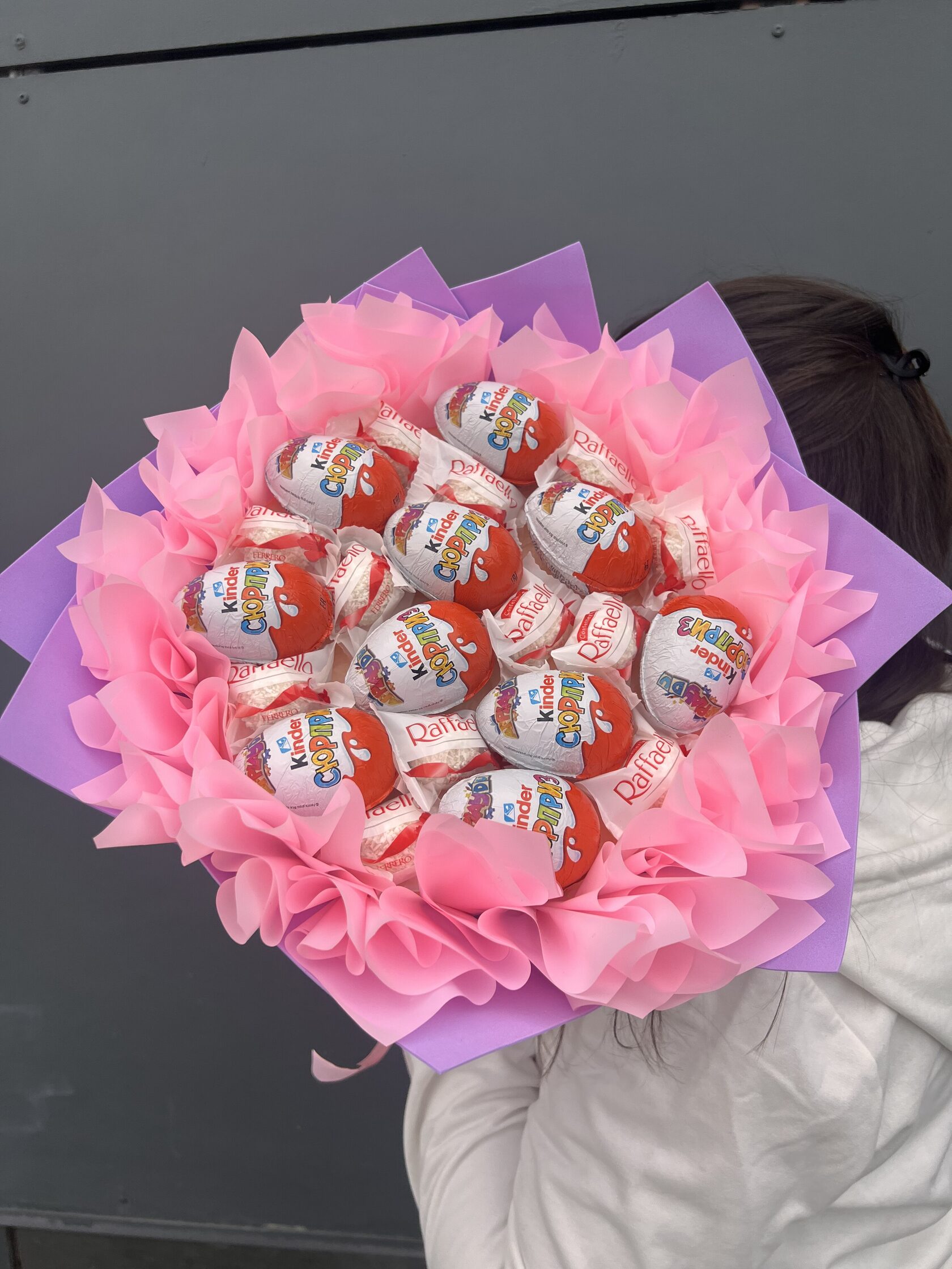 Сладкий букет-сердечко из шоколадных яиц и рафаэлло №6